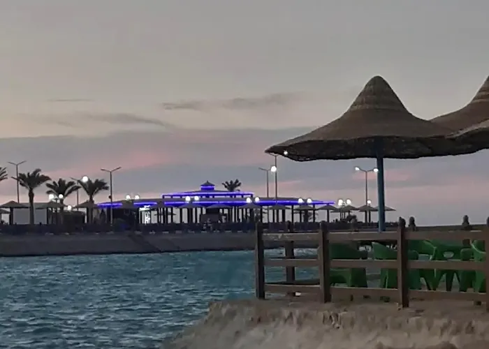 Adler- Sea View Rooftop Pool 30m From Near Hilton Plaza